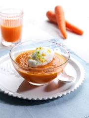 Ile flottante revisitée, velouté de carotte à la vanille, oeuf à la neige aux agrumes
Photo : © IMAGE & associés