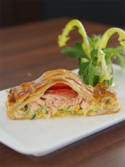 Jalousie de Saumon à la fondue de légumes
Photo : © Rosières