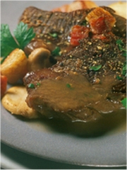 Joues de boeuf braisées à la bière
Photo : © Confédération Nationale de la Triperie Française (CNTF)