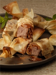 Dés de langue de bœuf et échalotes confites en feuille de brick
Photo : © Produits Tripiers