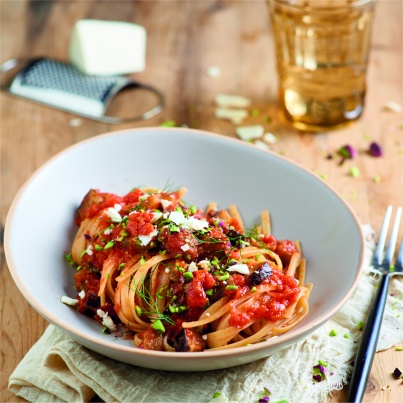 Linguine à la pulpe de tomates et aux aubergines
Photo : © Mutti