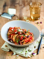 Linguine à la pulpe de tomates et aux aubergines
Photo : © Mutti