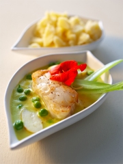 Lotte dorée, curry jaune et Sbrinz AOC
Photo : © Fromages de Suisse