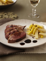 Recette Magret de canard, sauce poivre de sichuan et balsamique, céleri et pomme glacée