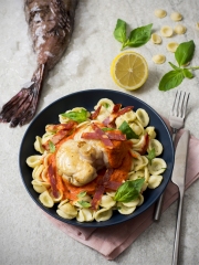 Médaillons de lotte au poivron rouge, chorizo et orechiette
Photo : © Pavillon France