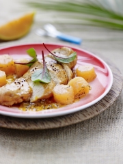 Melon de Guadeloupe rôti à la verveine, avec son chutney et suprême de volaille fermière des Landes
Photo : © J.C Amiel / M. Leteuré