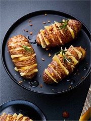 Mille-Feuilles de Pommes de Terre à l'Etivaz AOP et à l'Huile de Noisette
Photo : © Fromages de Suisse