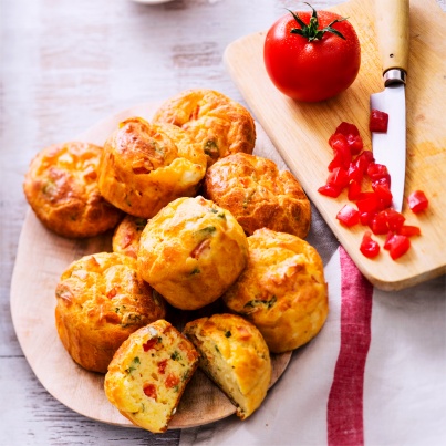 Mini-Cakes Tomates grappes, Feta, Basilic, Graines de Courge Grillées
Photo : © Amélie Roche / Interfel