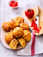 Mini-Cakes Tomates grappes, Feta, Basilic, Graines de Courge Grillées
Photo : © Amélie Roche / Interfel