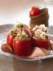 Mini-tomates farcies à l'Andouille aux herbes thaïes
Photo : © Yves Bagros - CICT