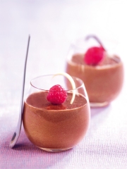 Mousse au chocolat noir et framboises