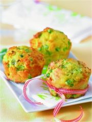 Muffins aux petits pois, oignons frais et curry
Photo : © St Hubert