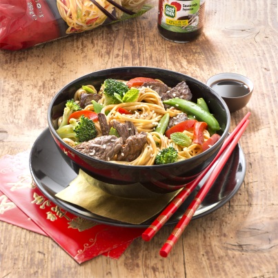Nouilles sautées au boeuf et petits légumes
Photo : © Suzi Wan