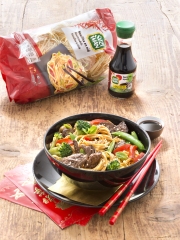 Nouilles sautées au boeuf et petits légumes
Photo : © Suzi Wan