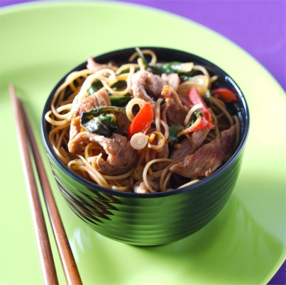 Nouilles sautées et lamelles de veau à l'asiatique
Photo : © INTERBEV / Jean-François Mallet