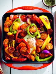 Œufs au chorizo, tomates cerise et manchego râpé
Photo : © Luk Thys / Bram Debaenst