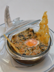 Oeufs cocottes aux petits gris façon bourguignonne
Photo : © CNPO