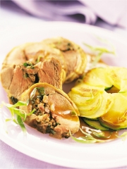 Paillasson de pommes de terre et courgettes 
accompagné de son épaule d'agneau de lait farcie
Photo : © Yves Bagros / CNIPT