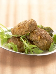 Palets de veau en chapelure croustillante de pain complet et noisettes
Photo : © Pierre-Louis Viel - Stylisme : Valéry Drouet