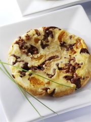 Chanterelles et abricots, façon pancakes
Photo : © Bernhard Winkelmann