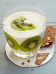 Panna cotta vanillée aux kiwis de l'Adour
Photo : © P.L Viel – Stylisme : V. Drouet