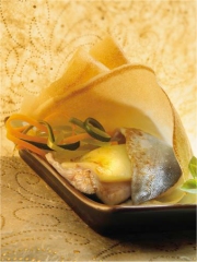 Papillote d'Omble Chevalier au Beaufort et sa julienne de légumes
Photo : © Atelier Sylvain Madelon