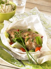 Papillotes de poulet aux petits légumes d'été
Photo : © Yves Bagros @ Bureau de Victor pour l'APVF