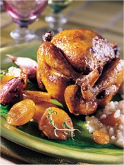 Pigeonneaux rôtis à l'ail confit, risotto aux Mirabelles de Lorraine
Photo : © Christian Adam / Stylisme : Sylvie Bandeville