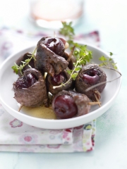 Piques de magret de canard fermier des Landes aux cerises
Photo : © J.C Amiel / Stylisme : M. Leteuré