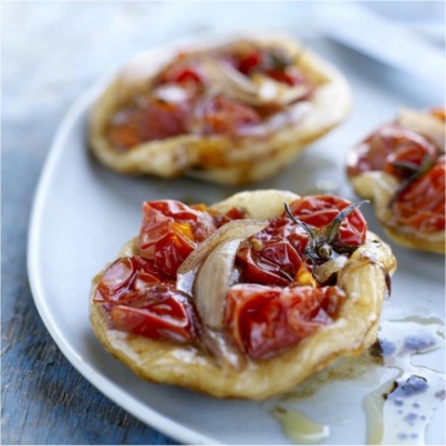 Minis pizzas aux tomates cerise et échalotes confites
Photo : © JC. Amiel / N. Arnoult / Tomates et Concombres de France
