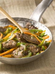 Poêlée de Bœuf de Chalosse mariné aux légumes croquants
Photo : © C.Iwanon / C. Fourcade / Y. Leclerc pour Qualité Landes