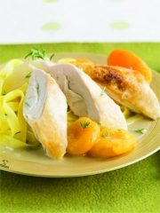 Poularde française pochée au Coteaux du Layon