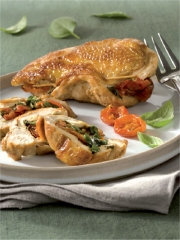 Suprêmes de poulet fermier des Landes aux tomates séchées et basilic
Photo : © C.Iwanon / C. Fourcade / Y. Leclerc pour Qualité Landes