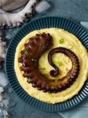 Poulpe caramélisé et polenta crémeuse
Photo : © Pavillon France