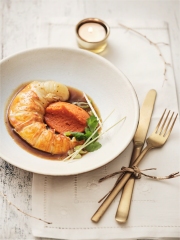 Queue de Langouste Pochée au Beurre de Curry Vert et Gingembre, Mousseline de Carotte aux Agrumes Confits, Réduction aux Parfums Thaï
Photo : © Picard