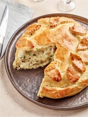 Reblochon farci aux châtaignes en croute briochée
Photo : © Alexandre Bibaut