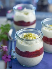 Recette Riz au lait, compote de pruneaux et nuage de crème