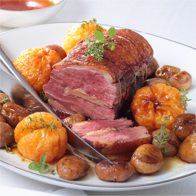 Rôti de Magrets au Foie Gras, Clémentines et Marrons Poêlés
Photo : © Ph. Asset / CIFOG