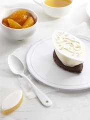 Le Royal Calisson d'Aix, Glace au Calisson, fine tuile blanche
Photo : © Reflets de France