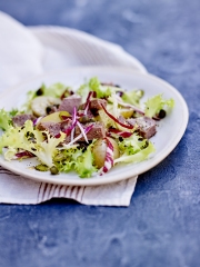 Salade acidulée de langue de veau
Photo : © INTERBEV / Produits Tripiers / JC Amiel