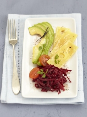 Salade d'Avocat, de Betterave et d'Emmental Grand Cru, Vinaigrette à la Vanille