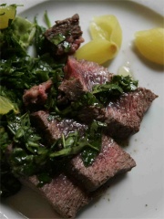 Salade de boeuf minute et Amsterdamse Uien
Photo : © Thalys