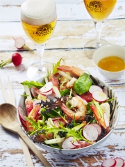 Salade de Crevettes aux Radis, Pamplemousse, Pomme, Jeunes Pousses et Coriandre
Photo : © Amélie Roche / Brasseurs de France