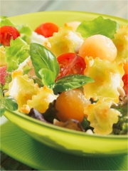 Salade d'été aux ravioles au chèvre
Photo : © Philippe Barret