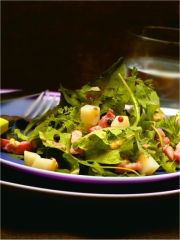 Salade de pissenlits aux lardons
Photo : © Atelier Sylvain Madelon