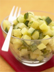 Petite salade de pommes de terre, menthe et concombre
Photo : © Fous de Pommes de Terre