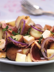 Salade de pommes de terre, Reblochon et magret de canard
Photo : © F. Waldman