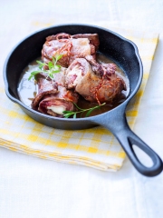 Saltimboccas d'onglet de bœuf au speck et sauce à l'échalote