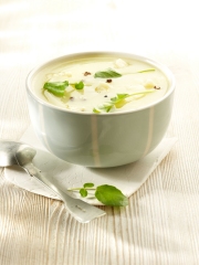 Soupe de pommes de terre au comté et huile de noix