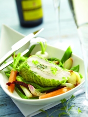 Suprême de volaille à la citronnelle farci aux cèpes des Vosges et légumes de saison